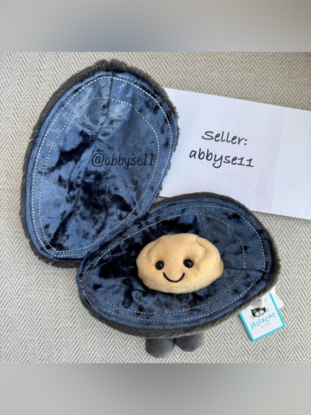 Jellycat Amuseables Michelle Mussel - Authentic - New With Tags - Fast Ship